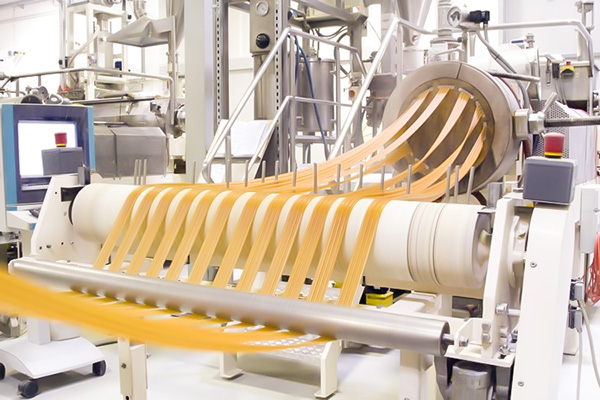 کارخانه تولید ماکارونی با استفاده از دستگاه متال دتکتور، فلزیاب صنعتی برای تشخیص انواع فلز در ماکارونی، اسپاگتی، لازانیا 